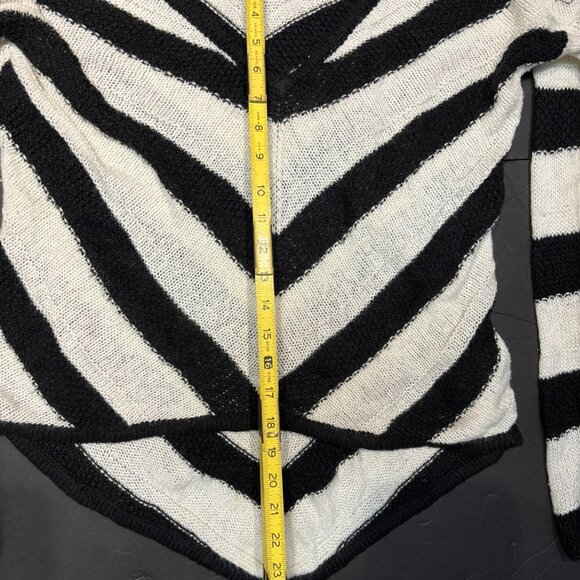 Black & White Striped Knit Women’s Sweater – Red Camel, Size L - Picture 4 of 5